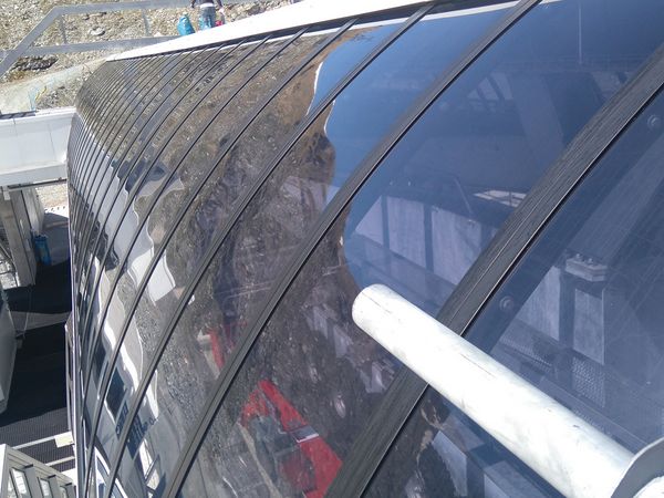 13 fertig aufpolierte Dachscheiben mit UV-Schutzfolien Zermatt