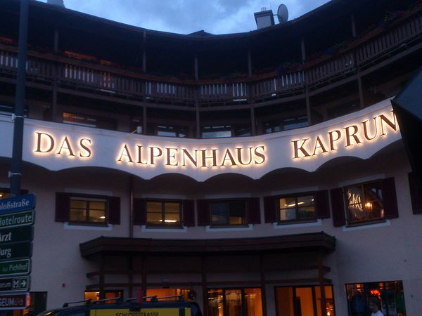 Hotel Alpenhaus Kaprun - Zargenleuchter