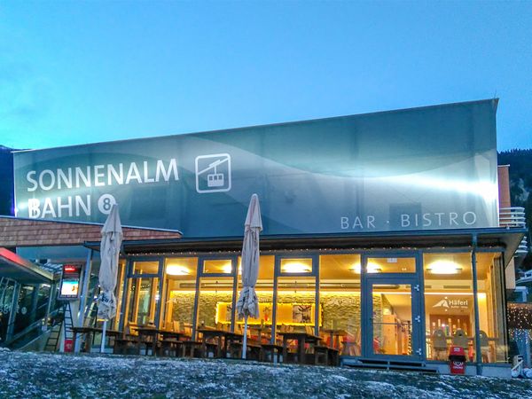 Bergbahnen Schmitten - Fassadenbespannung Station Sonnalmbahn an drei Seiten