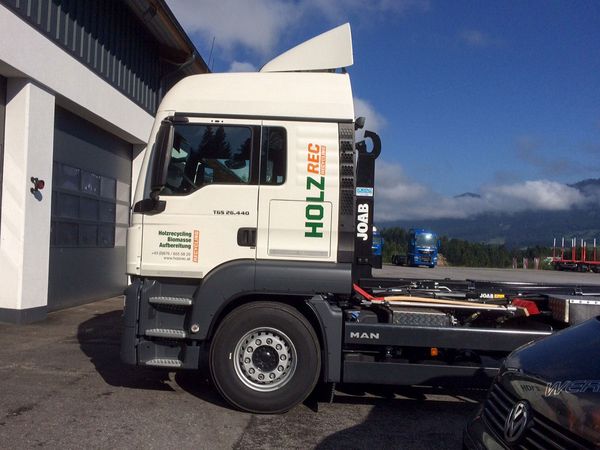 HolzRec Herzogenburg - LKW-Beschriftung mit gegossener Hochleistungsfolie