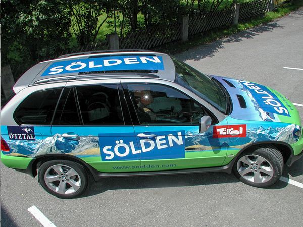 Soelden Tirol - BMW Vollfolierung mit Digitaldruck auf Autohochleistungsfolie