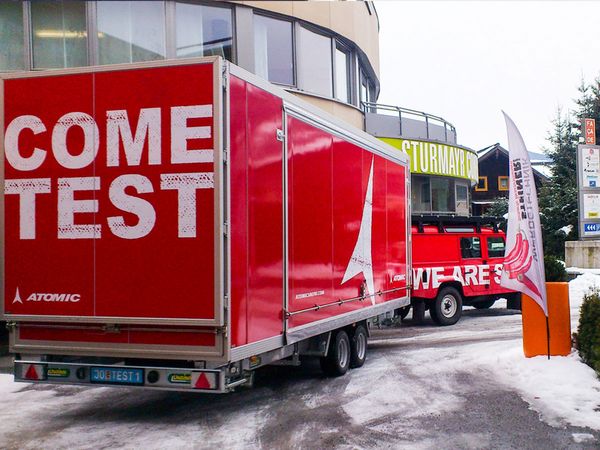 Atomic Altenmarkt - Anhaengerbeschriftung mit Digitaldruck auf Hochleistungsfolie