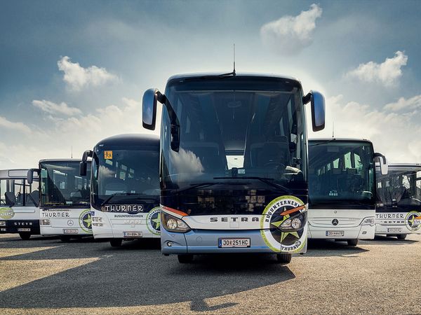 Thurner Busreisen Altenmarkt - Busbeschriftung mit Digitaldruck auf Hochleistungsfolie (Foto: Daniel Sobietzki - www.sobietzki.at)