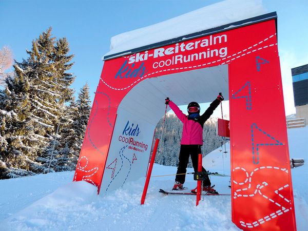 Bergbahnen Reiteralm - Starthaus Kids coolRunning beschriftet mit bedruckten Hochleistungsfolien mit Schutzlaminat