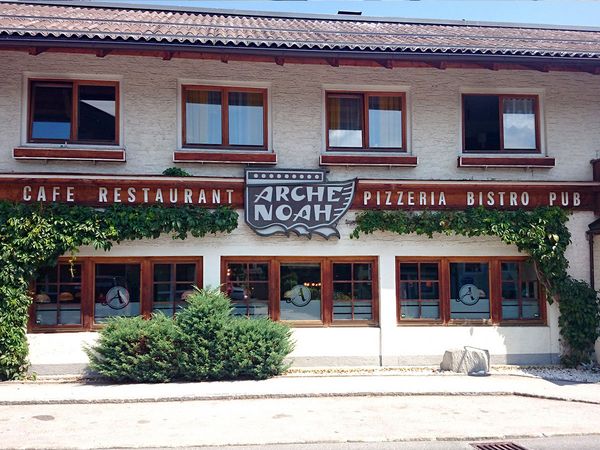 Arche Noah Pizzeria Altenmarkt - Sichtschutz mit geplotteter Satinatofolie