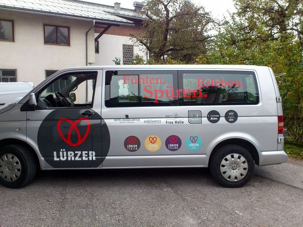 Luerzer Obertauern - VW Bus mit Digitaldruck auf Autohochleistungsfolie beschriftet