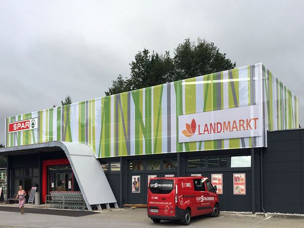 Spar Landmarkt Altenmarkt - Fassadenbespannung an zwei Seiten 2