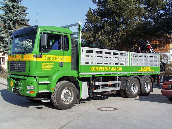 Harml Beton Radstadt - LKW-Beschriftung mit gegossener gelben Hochleistungsfolie