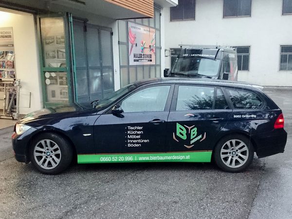 Bierbaumer Design Groebming - BMW-Beschriftung mit gegossenen Hochleistungsfolien