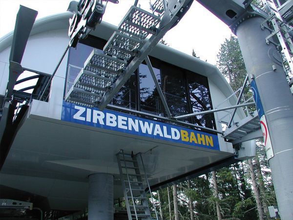 Bergbahnen Turracherhoehe Stationsbeschriftung Zirbenwaldbahn 2