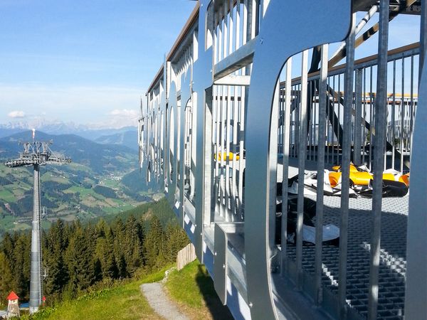 Bergbahnen Alpendorf - 3D-Dibondbuchstaben auf Sendemast