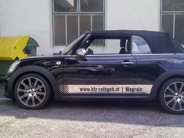 Rathgeb KFZ Wagrain - Mini mit geplotteter Chromfolie beschriftet