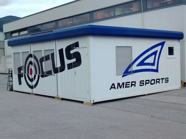 Atomic & Focus & Amer Sports Altenmarkt -Containerbeschriftung mit geplotteten gegossenen Hochleistungsfolien