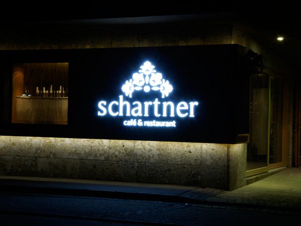 Hotel Schartner Altenmarkt - Vollacryl-Frontleuchter Nachtansicht