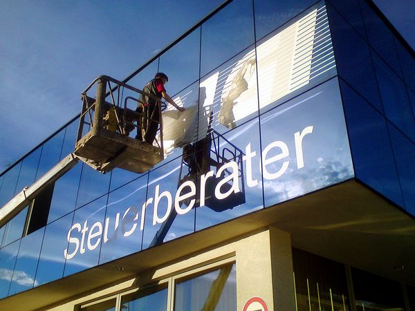 MGI Steuerberater Radstadt - Fassade foliert mit gegossener Hochleistungsfolie