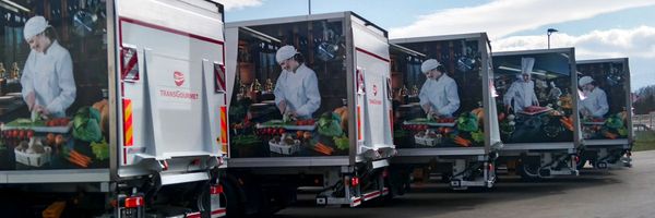 Transgourmet - 77 LKWs mit bedruckten Hochleistungsfolien beschriftet Transgourmet - 77 LKWs mit bedruckten Hochleistungsfolien beschriftet