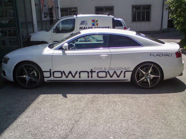 Downtown Flachau - Audi A5-Beschriftung mit schwarzer gegossener Hochleistungsfolie