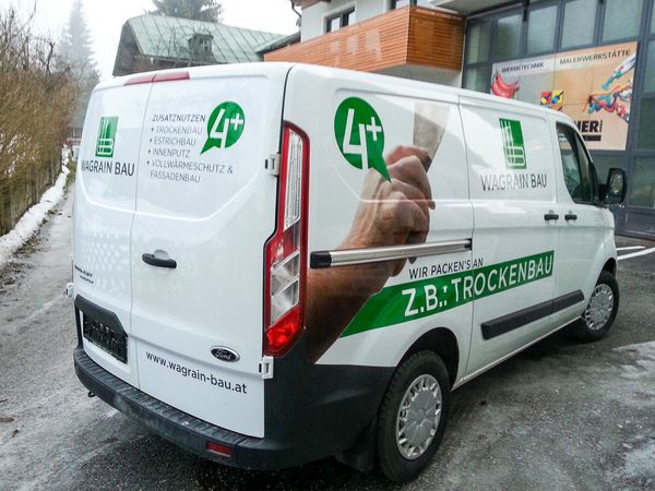 Wagrain Bau - Ford Transit mit Digitaldruck auf Autohochleistungsfolie beschriftet