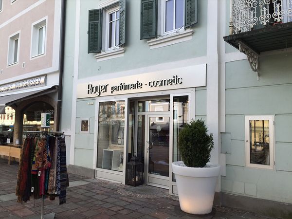 Royer Cosmetics Schladming - Vollacryl-Frontleuchter