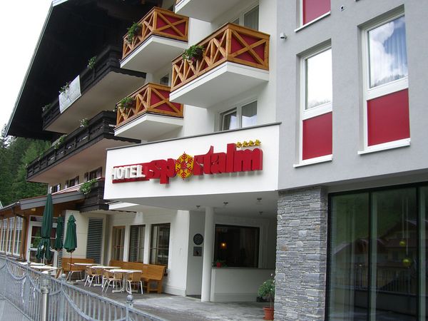 Hotel Sportalm - Alu-Rueckleuchter