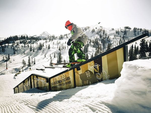 Bergbahnen Shuttleberg - Rails beschriftet mit bedruckter Hochleistungsfolie