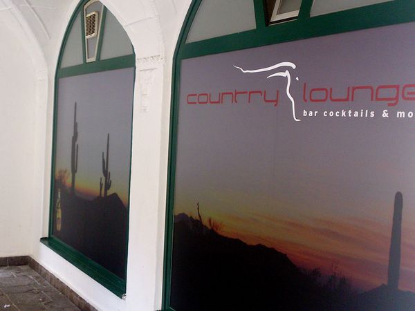 Country Lounge Bischofshofen - Sichtschutz aus gedruckter Satinatofolie mit mattem Laminat