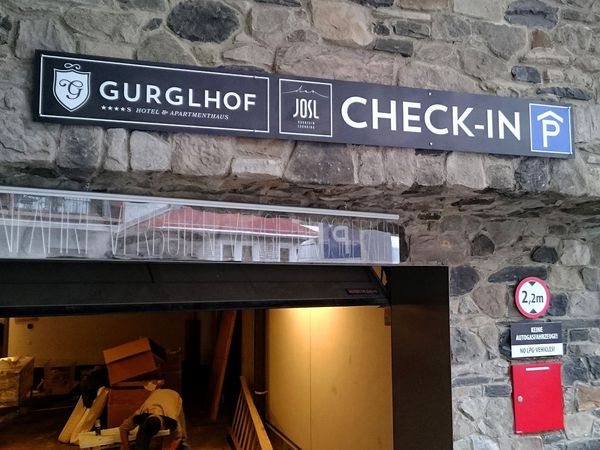 Hotel Gurglhof Obergurgl - Wegweisertafel - Dibondtafel direkt bedruckt