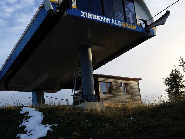 Bergbahnen Turracherhoehe Stationsbeschriftung Zirbenwaldbahn