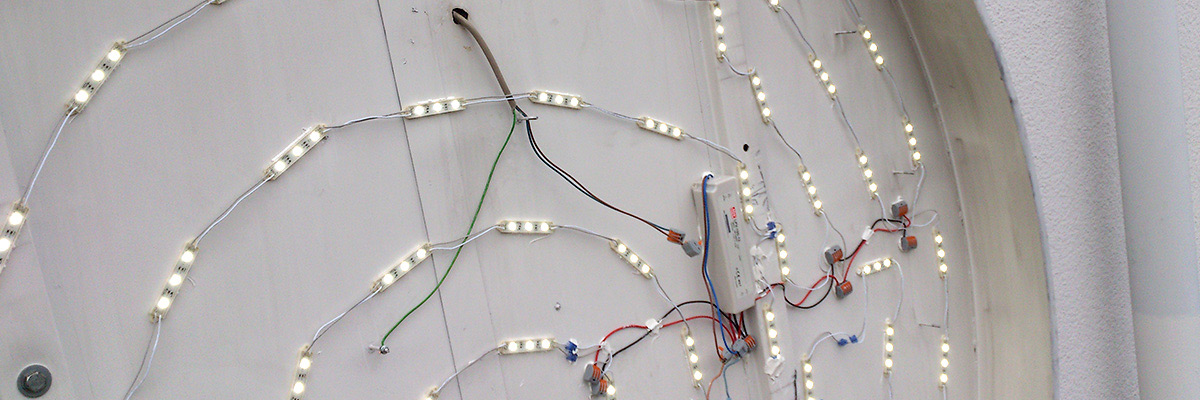 Nuernberger Versicherung - alte Lichtwerbung auf LED-System umruesten 2